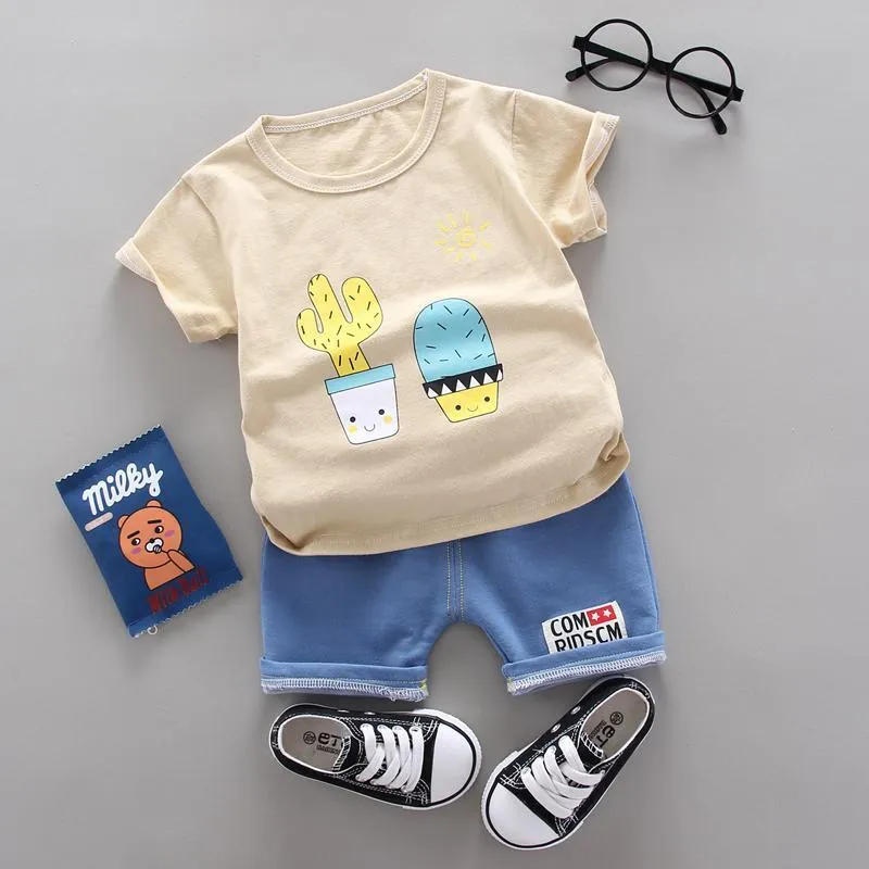 2pcs Cute Cartoon Print T-shirt and Cowpants